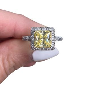 Sterling silver 925 yellow stone with cubic zirconia ring(s)